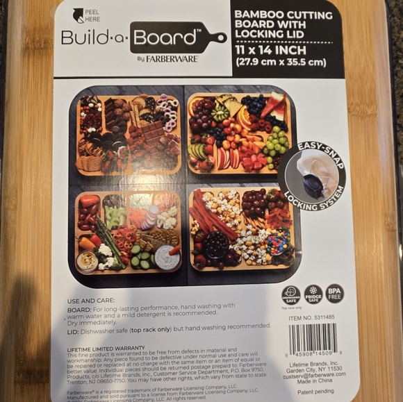FARBERWARE Charcuterie Cutting Board has Compartments & Clear Locking Lid NWT - Picture 2 of 2